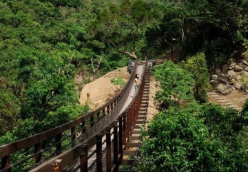 瀑布步道